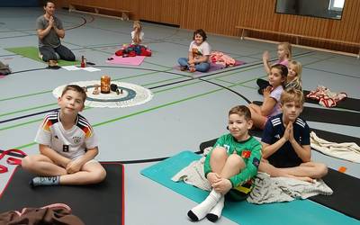 Yoga in der Grundschule yoga gs l derburg 2